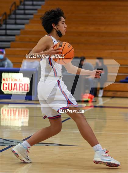 Thumbnail 2 in Westlake vs Oaks Christian photogallery.