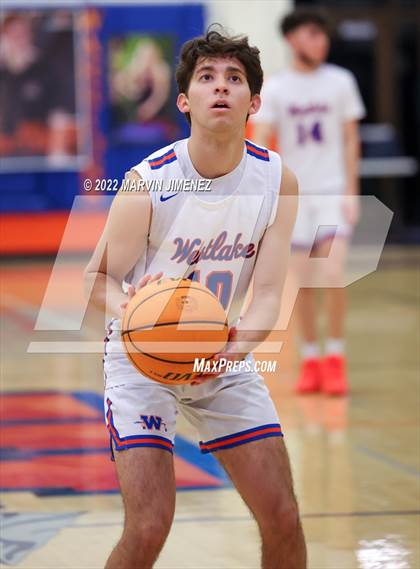 Thumbnail 1 in Westlake vs Oaks Christian photogallery.