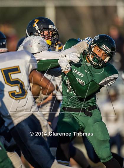 Thumbnail 2 in Culpeper County vs Loudoun County (VHSL 3A Playoff) photogallery.
