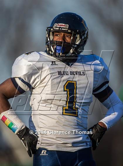 Thumbnail 1 in Culpeper County vs Loudoun County (VHSL 3A Playoff) photogallery.