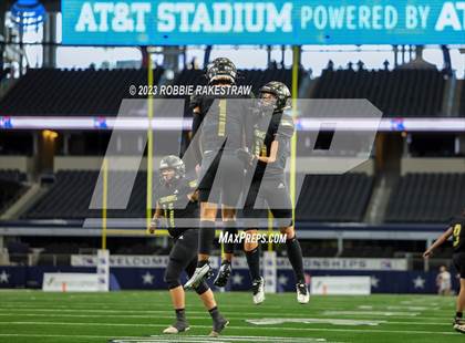 Thumbnail 3 in Westbrook vs. Gordon (UIL 1A D1 Football Final) photogallery.