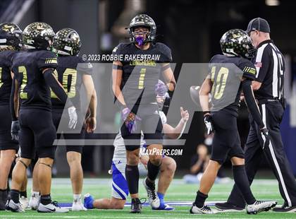 Thumbnail 2 in Westbrook vs. Gordon (UIL 1A D1 Football Final) photogallery.