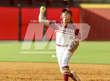 Thumbnail 3 in Winder-Barrow @ Lassiter (GHSA 6A 1st Round Playoff - Game 1) photogallery.