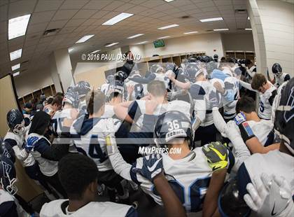 Thumbnail 2 in Valor Christian vs. Pomona (CHSAA 5A State Final) photogallery.