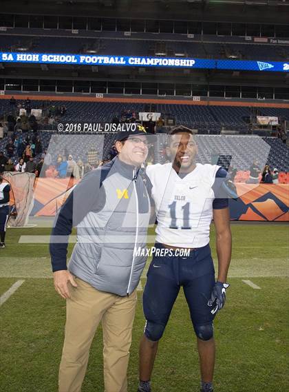 Thumbnail 3 in Valor Christian vs. Pomona (CHSAA 5A State Final) photogallery.