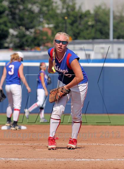 Thumbnail 2 in Williams Valley vs Neshannock (PIAA Class A Final) photogallery.
