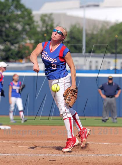 Thumbnail 1 in Williams Valley vs Neshannock (PIAA Class A Final) photogallery.