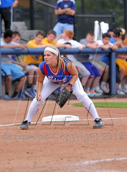 Thumbnail 1 in Williams Valley vs Neshannock (PIAA Class A Final) photogallery.