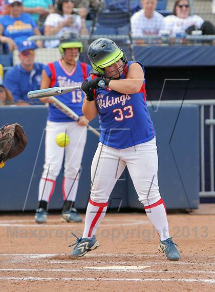 Thumbnail 2 in Williams Valley vs Neshannock (PIAA Class A Final) photogallery.