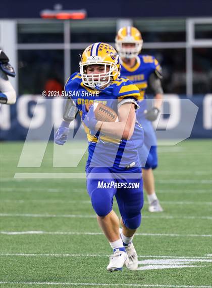 Thumbnail 2 in Hull vs. Randolph (MIAA Division 8 Final) photogallery.
