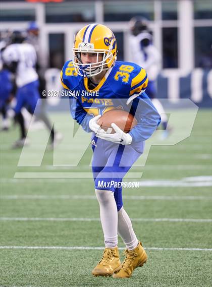 Thumbnail 2 in Hull vs. Randolph (MIAA Division 8 Final) photogallery.