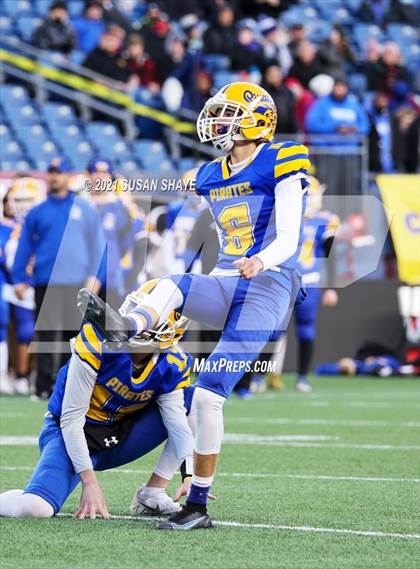 Thumbnail 3 in Hull vs. Randolph (MIAA Division 8 Final) photogallery.