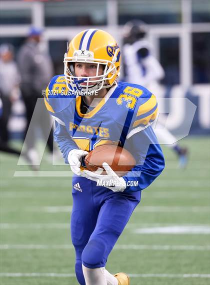 Thumbnail 3 in Hull vs. Randolph (MIAA Division 8 Final) photogallery.