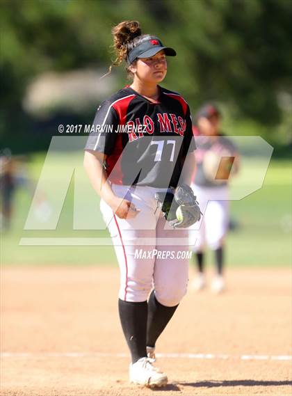 Thumbnail 2 in Rio Mesa vs. Thousand Oaks (Thousand Oaks Tournament) photogallery.