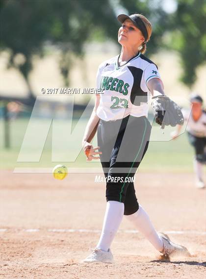 Thumbnail 2 in Rio Mesa vs. Thousand Oaks (Thousand Oaks Tournament) photogallery.