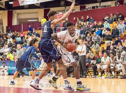 Thumbnail 2 in La Lumiere vs. Patrick School (Spalding Hoophall Classic) photogallery.