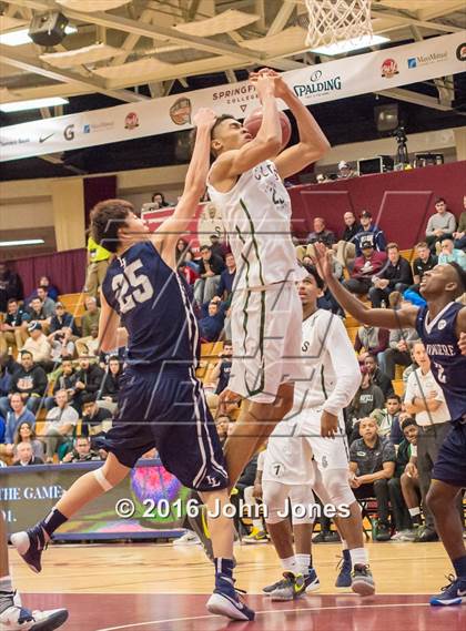 Thumbnail 2 in La Lumiere vs. Patrick School (Spalding Hoophall Classic) photogallery.