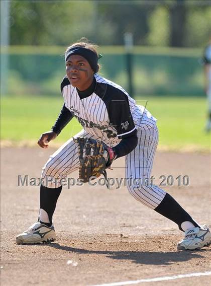 Thumbnail 3 in Casa Roble vs. Rodriguez (CIF SJS D3 Final - Game 1) photogallery.