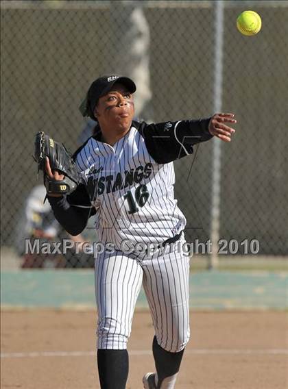 Thumbnail 2 in Casa Roble vs. Rodriguez (CIF SJS D3 Final - Game 1) photogallery.