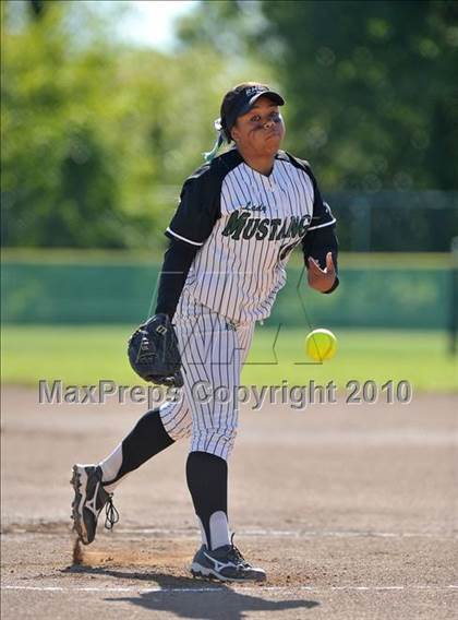 Thumbnail 2 in Casa Roble vs. Rodriguez (CIF SJS D3 Final - Game 1) photogallery.