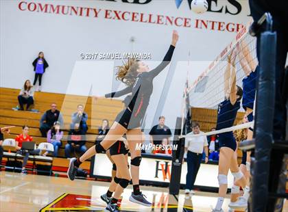 Thumbnail 1 in Corona del Mar vs. Harvard-Westlake photogallery.