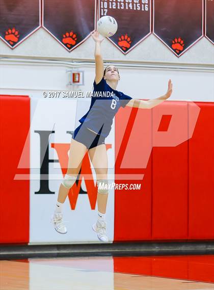 Thumbnail 2 in Corona del Mar vs. Harvard-Westlake photogallery.
