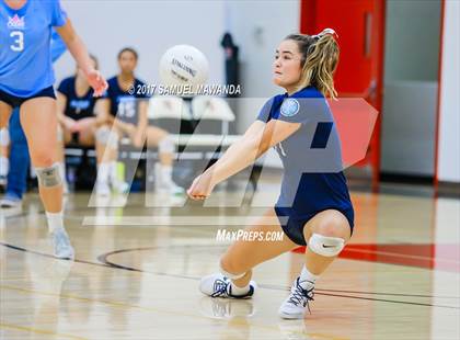Thumbnail 2 in Corona del Mar vs. Harvard-Westlake photogallery.