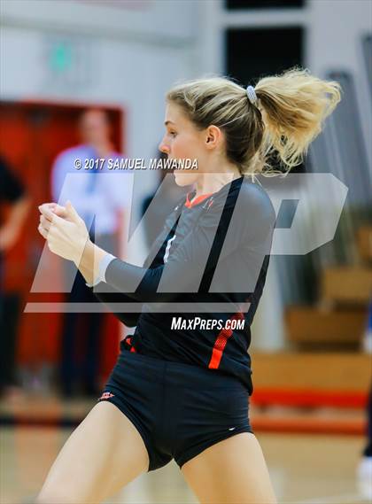 Thumbnail 1 in Corona del Mar vs. Harvard-Westlake photogallery.