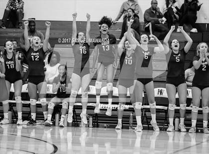 Thumbnail 2 in Corona del Mar vs. Harvard-Westlake photogallery.