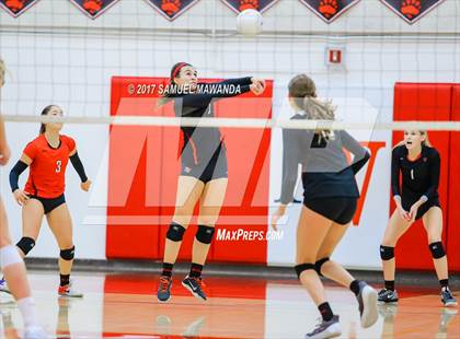 Thumbnail 2 in Corona del Mar vs. Harvard-Westlake photogallery.