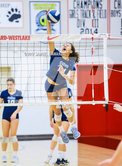 Thumbnail 3 in Corona del Mar vs. Harvard-Westlake photogallery.