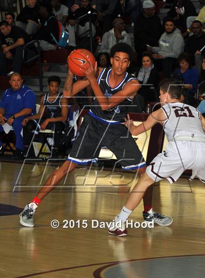 Thumbnail 2 in Desert Pines vs. Mercer Island (MaxPreps Holiday Classic) photogallery.