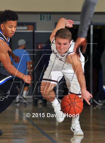 Thumbnail 1 in Desert Pines vs. Mercer Island (MaxPreps Holiday Classic) photogallery.