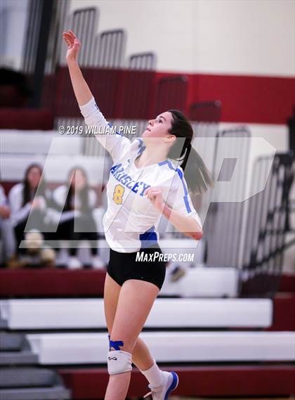 Thumbnail 1 in Ardsley vs. Red Hook (NYSPHSAA Class B Regional Semifinal) photogallery.