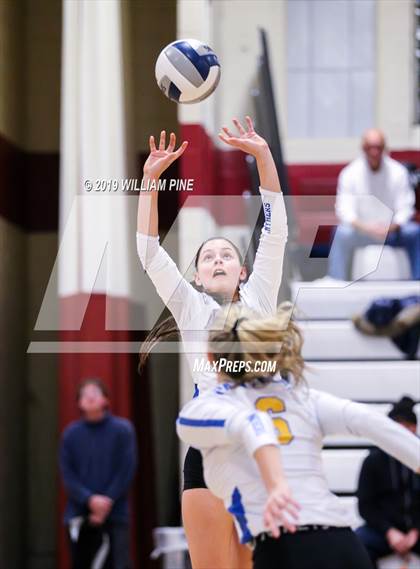 Thumbnail 3 in Ardsley vs. Red Hook (NYSPHSAA Class B Regional Semifinal) photogallery.