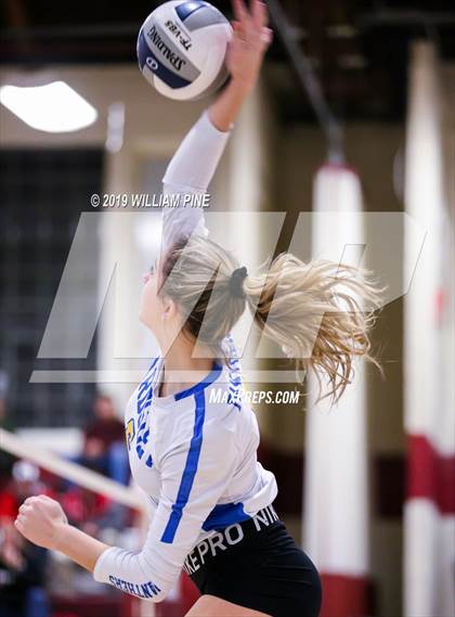 Thumbnail 1 in Ardsley vs. Red Hook (NYSPHSAA Class B Regional Semifinal) photogallery.