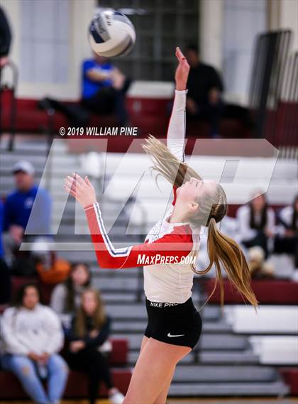 Thumbnail 3 in Ardsley vs. Red Hook (NYSPHSAA Class B Regional Semifinal) photogallery.