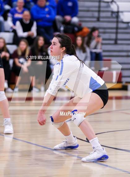 Thumbnail 1 in Ardsley vs. Red Hook (NYSPHSAA Class B Regional Semifinal) photogallery.