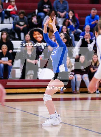 Thumbnail 3 in Ardsley vs. Red Hook (NYSPHSAA Class B Regional Semifinal) photogallery.