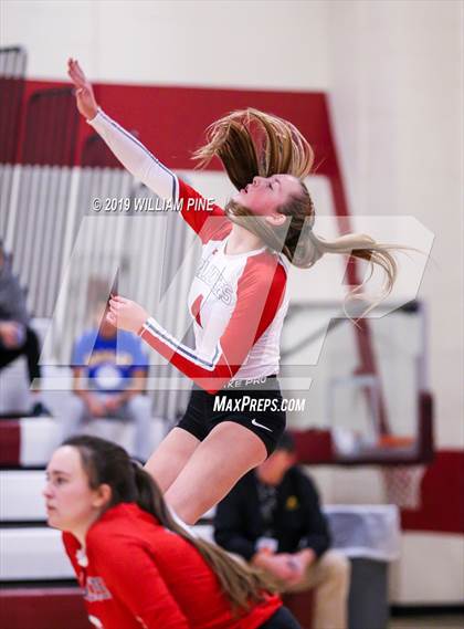 Thumbnail 2 in Ardsley vs. Red Hook (NYSPHSAA Class B Regional Semifinal) photogallery.