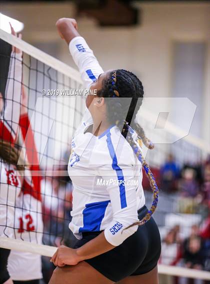 Thumbnail 1 in Ardsley vs. Red Hook (NYSPHSAA Class B Regional Semifinal) photogallery.