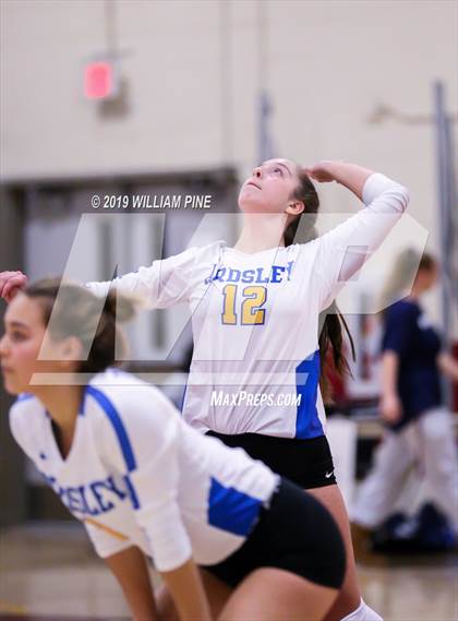 Thumbnail 1 in Ardsley vs. Red Hook (NYSPHSAA Class B Regional Semifinal) photogallery.