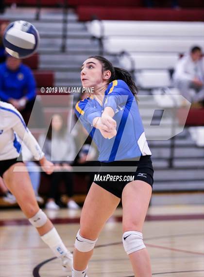 Thumbnail 1 in Ardsley vs. Red Hook (NYSPHSAA Class B Regional Semifinal) photogallery.