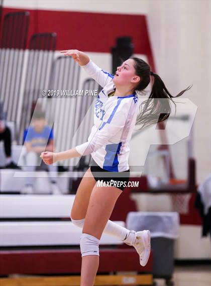 Thumbnail 3 in Ardsley vs. Red Hook (NYSPHSAA Class B Regional Semifinal) photogallery.