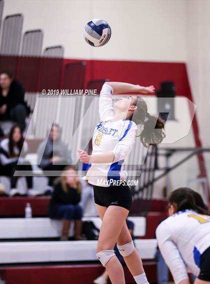 Thumbnail 1 in Ardsley vs. Red Hook (NYSPHSAA Class B Regional Semifinal) photogallery.