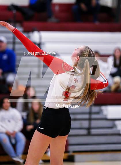Thumbnail 2 in Ardsley vs. Red Hook (NYSPHSAA Class B Regional Semifinal) photogallery.