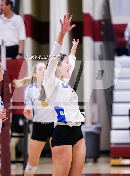 Thumbnail 1 in Ardsley vs. Red Hook (NYSPHSAA Class B Regional Semifinal) photogallery.