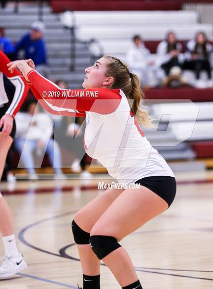 Thumbnail 1 in Ardsley vs. Red Hook (NYSPHSAA Class B Regional Semifinal) photogallery.