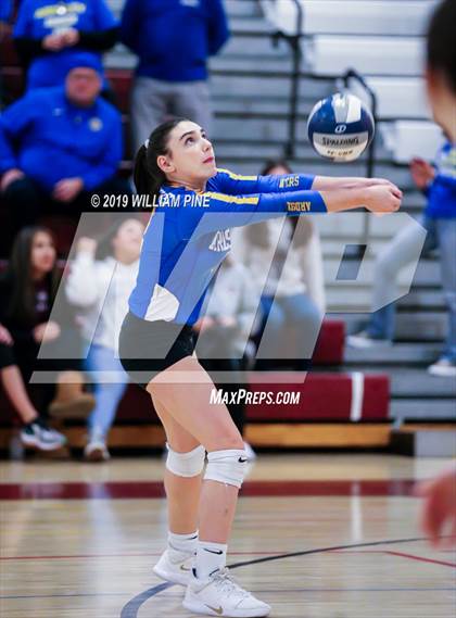 Thumbnail 2 in Ardsley vs. Red Hook (NYSPHSAA Class B Regional Semifinal) photogallery.