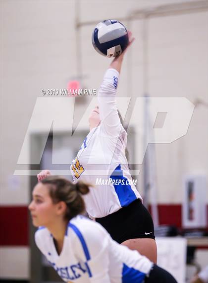 Thumbnail 2 in Ardsley vs. Red Hook (NYSPHSAA Class B Regional Semifinal) photogallery.